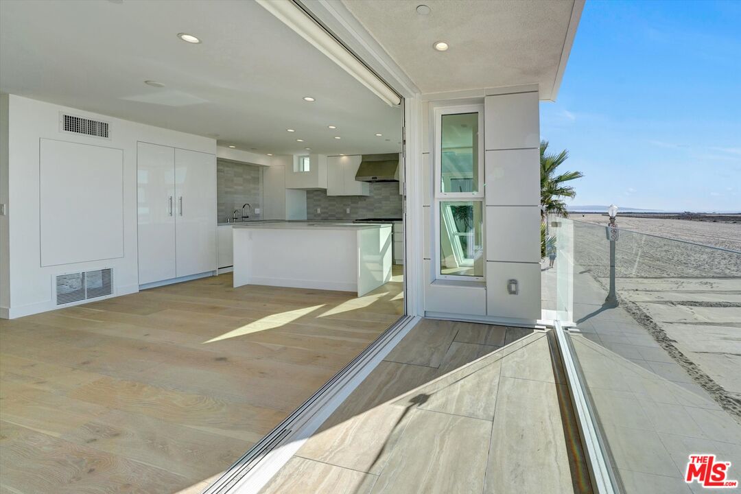 5113 Ocean Front Walk