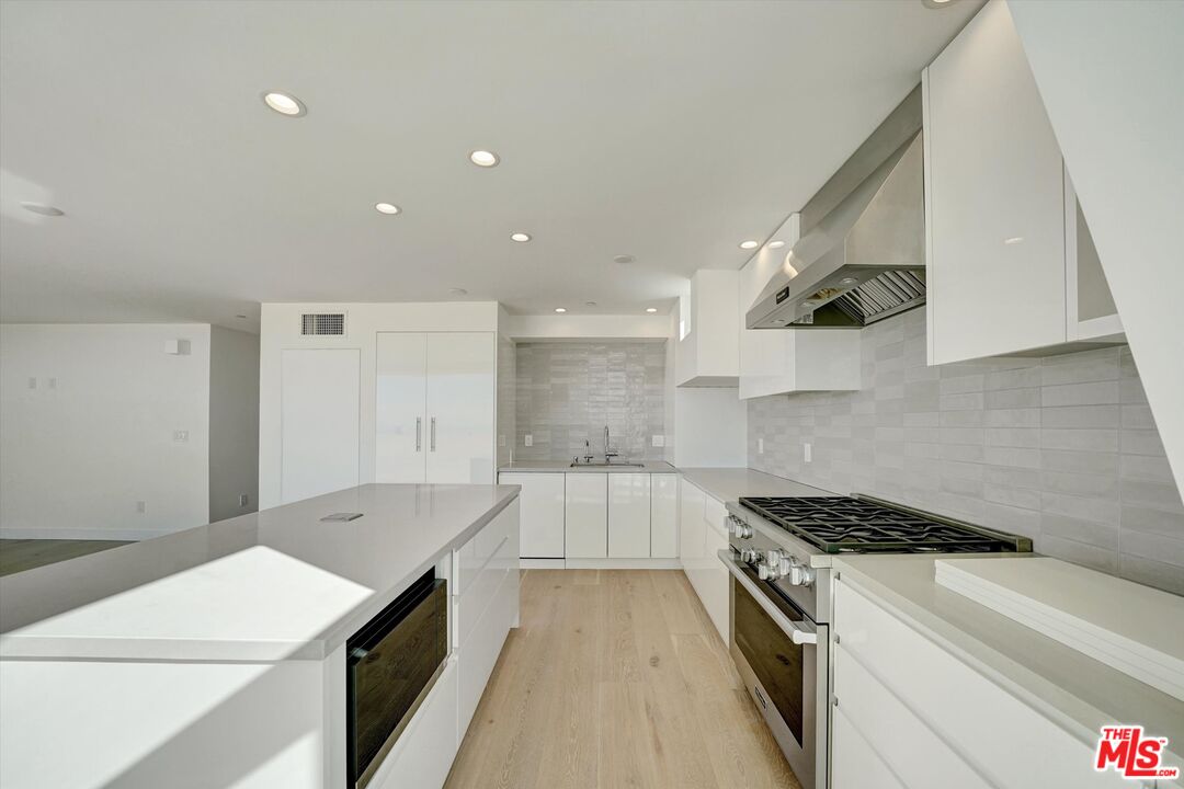 5113 Ocean Front Walk