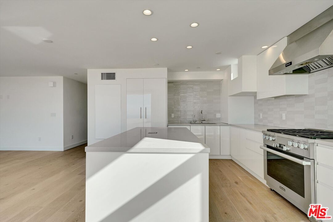 5113 Ocean Front Walk