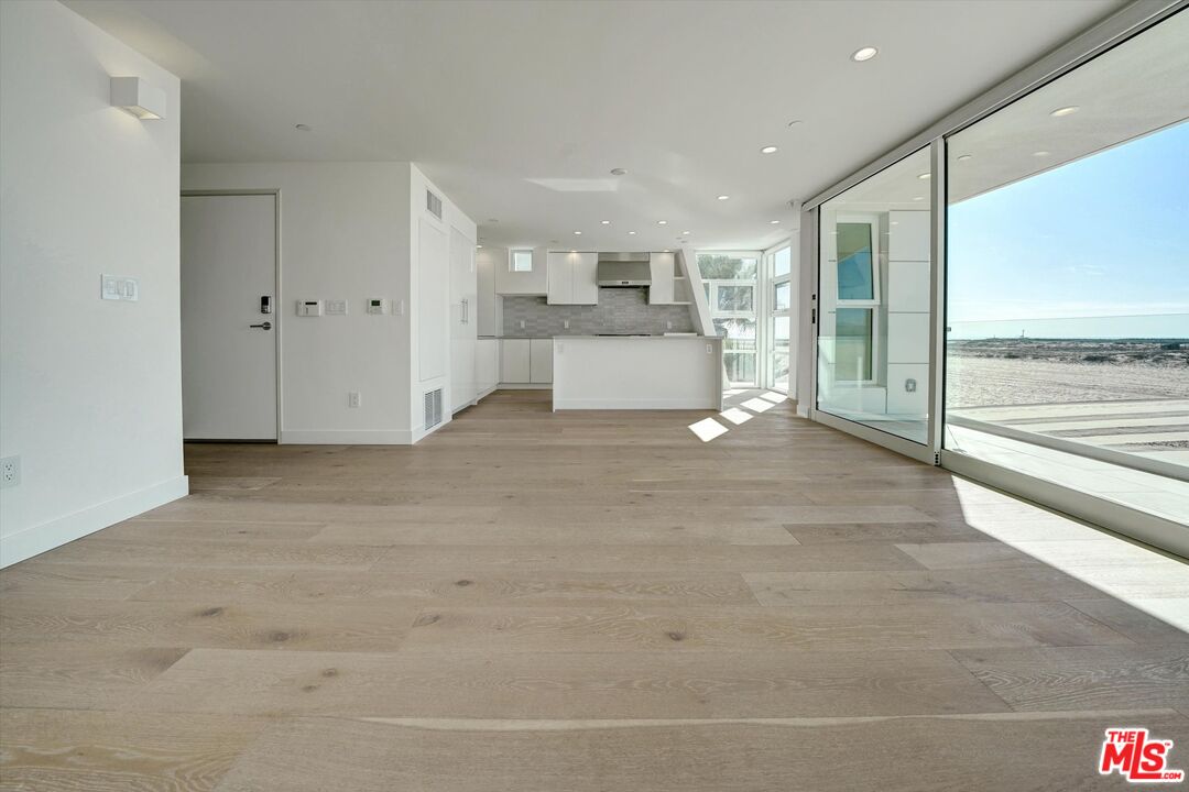 5113 Ocean Front Walk