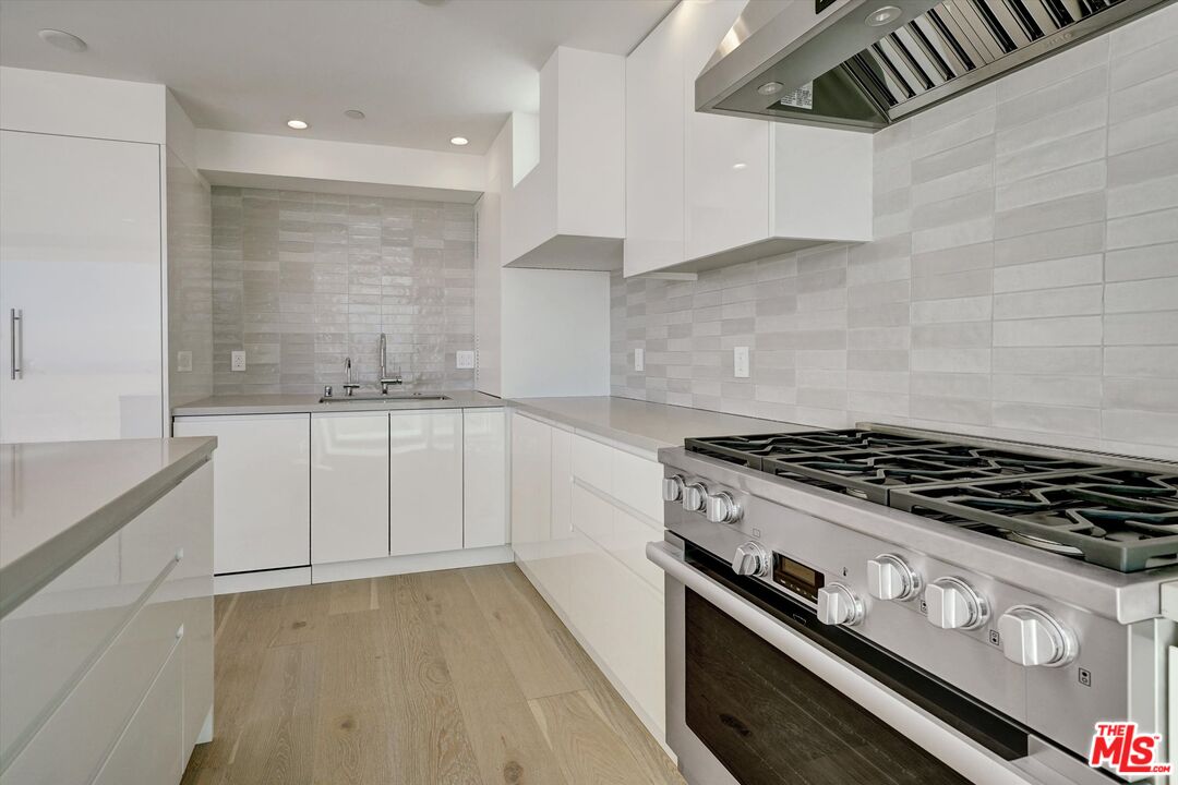 5113 Ocean Front Walk