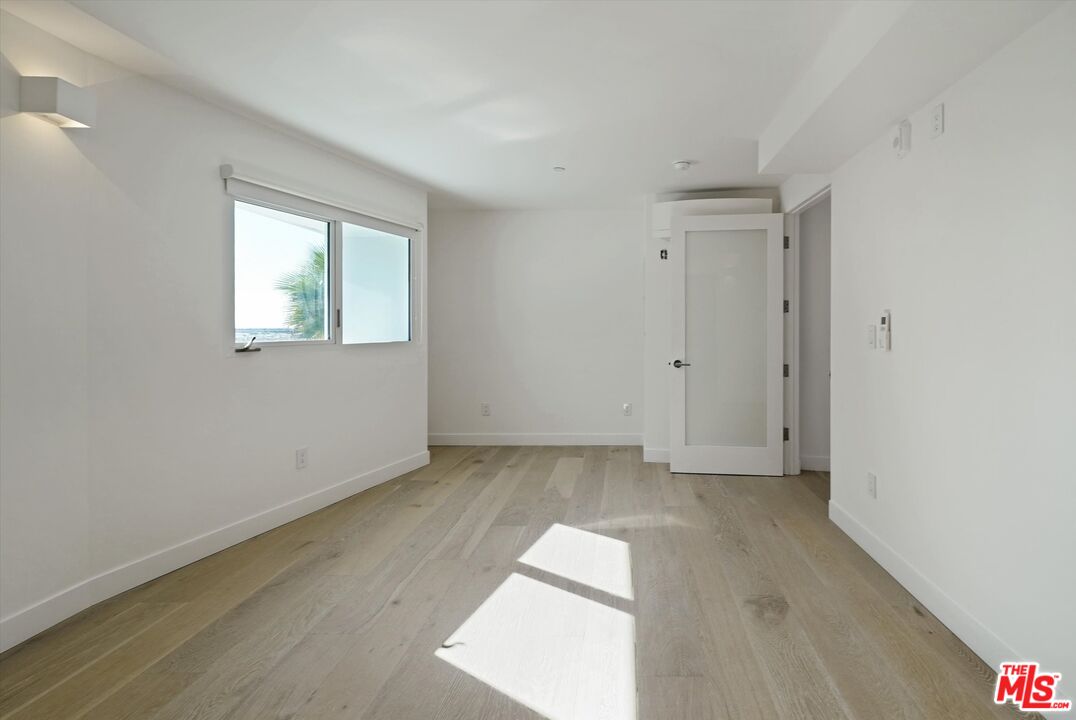 5113 Ocean Front Walk