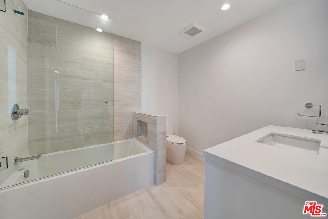 5113 Ocean Front Walk