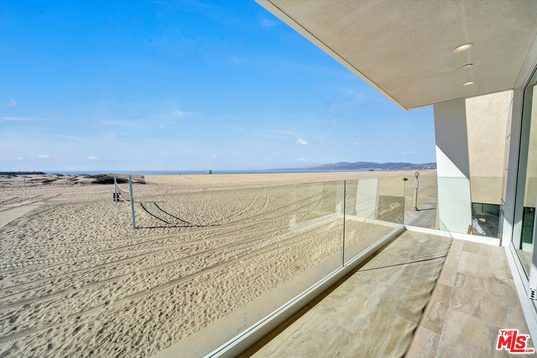 5113 Ocean Front Walk