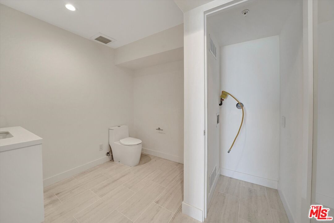 5113 Ocean Front Walk