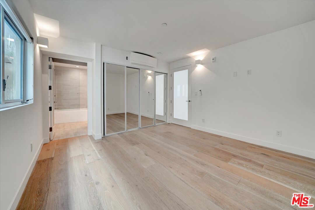 5113 Ocean Front Walk