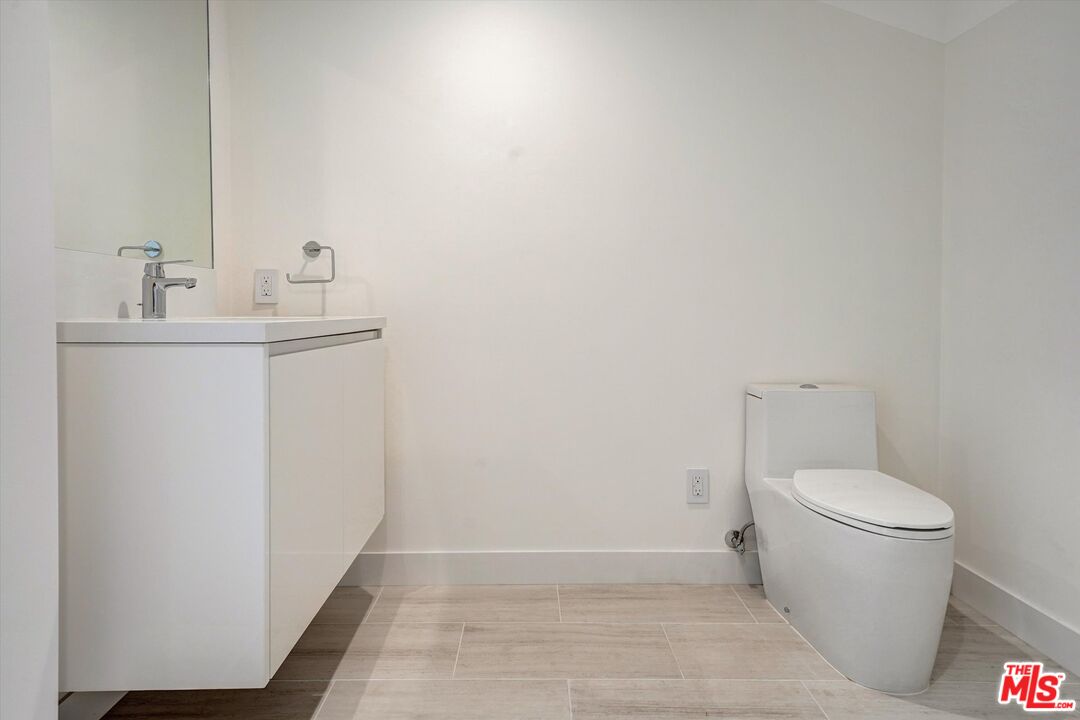 5113 Ocean Front Walk