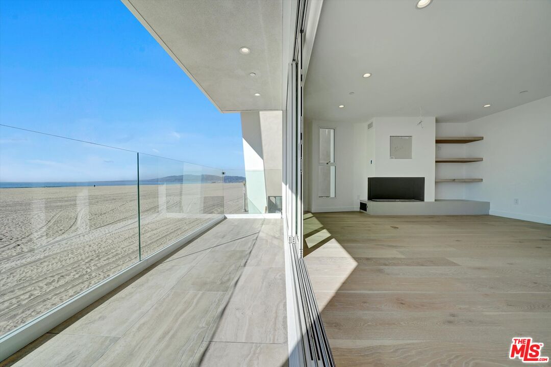 5113 Ocean Front Walk