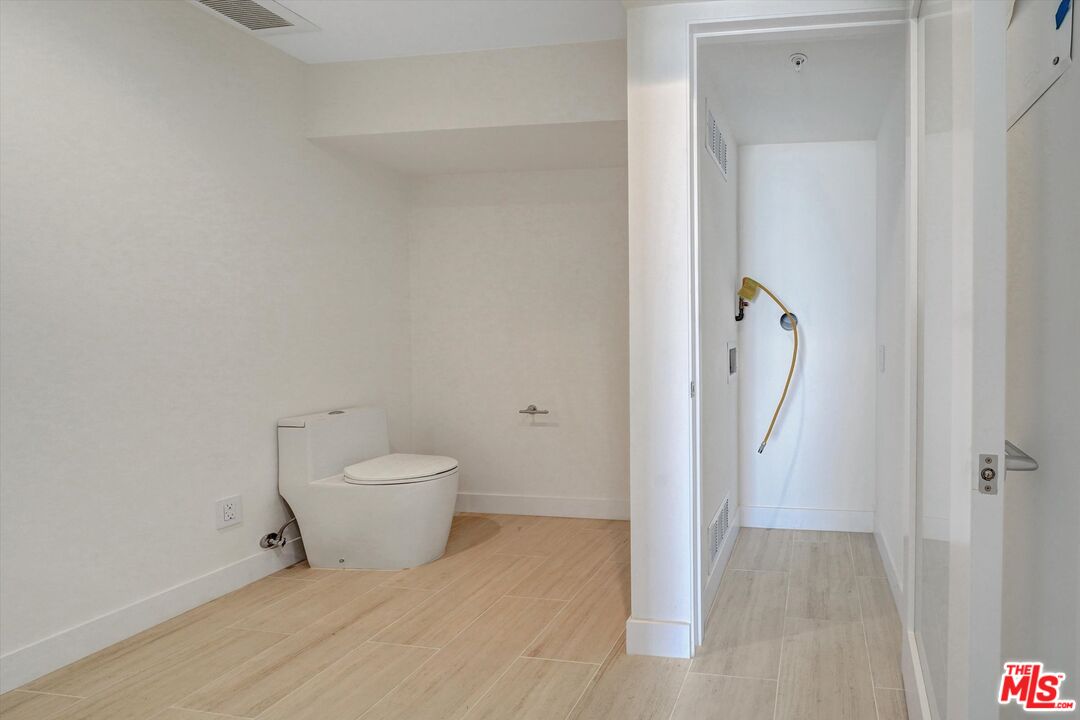 5113 Ocean Front Walk