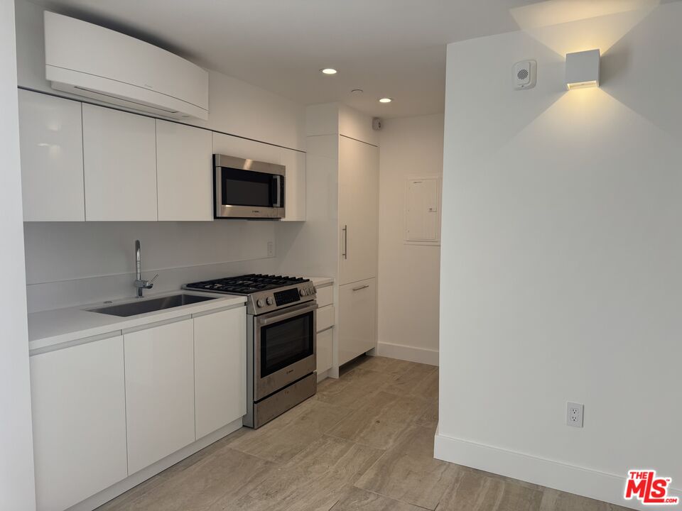 5113 Ocean Front Walk Unit: 3