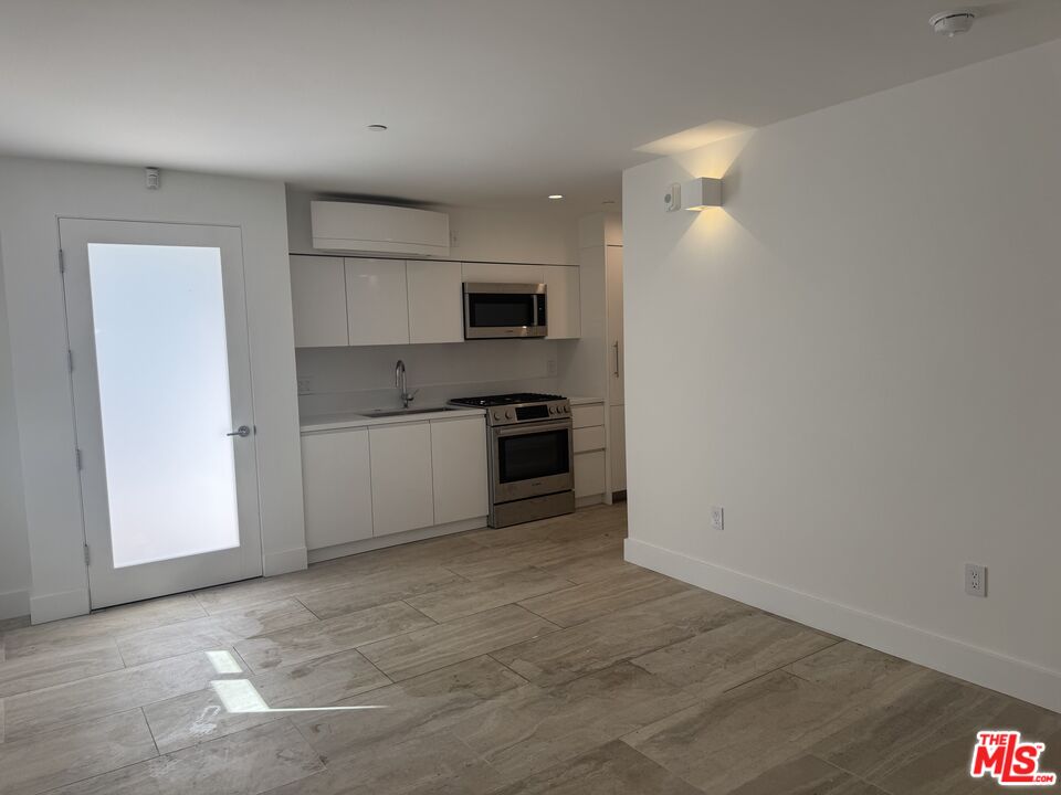 5113 Ocean Front Walk Unit: 3