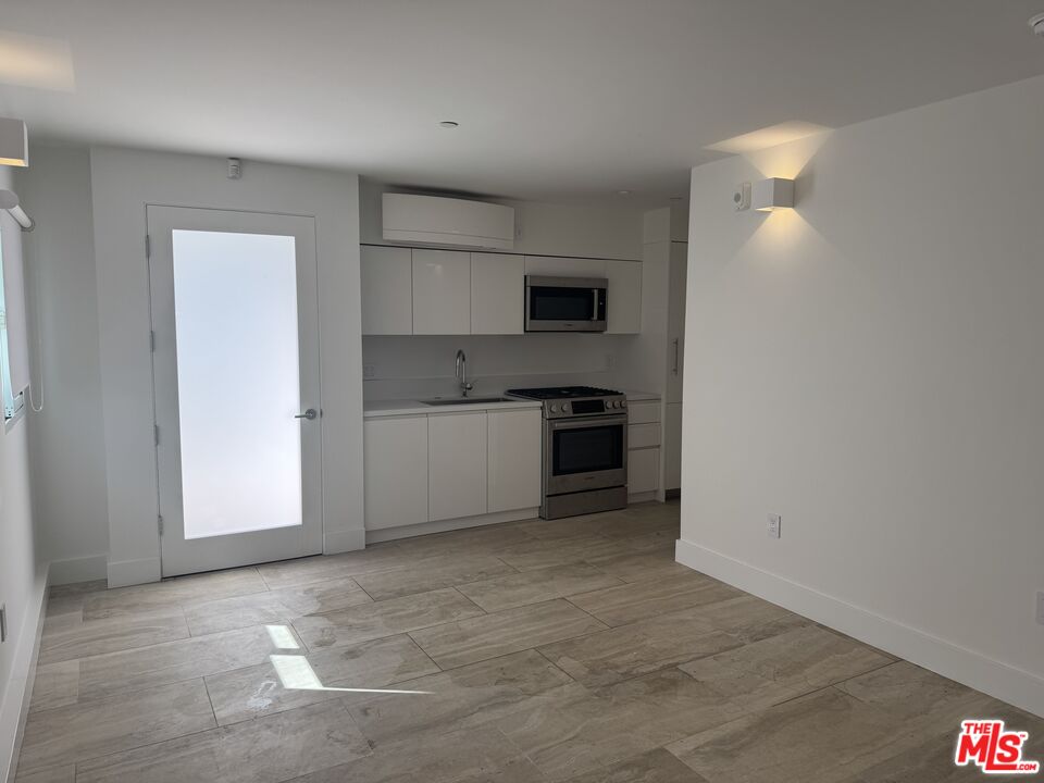 5113 Ocean Front Walk Unit: 3