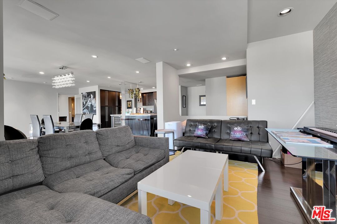 1155 N La Cienega Blvd Unit: 702