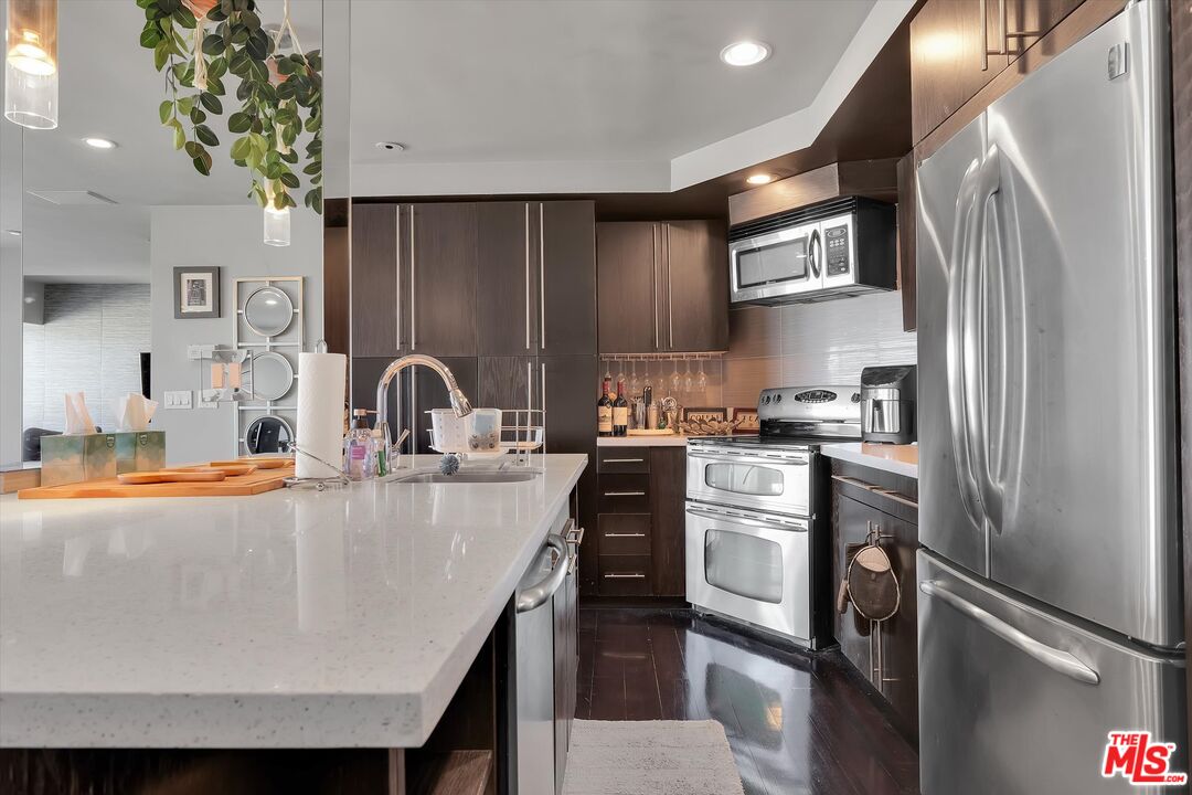 1155 N La Cienega Blvd Unit: 702