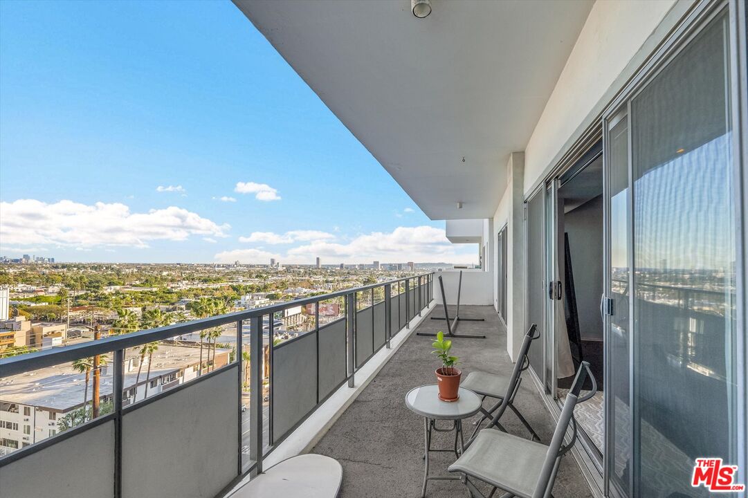 1155 N La Cienega Blvd Unit: 702