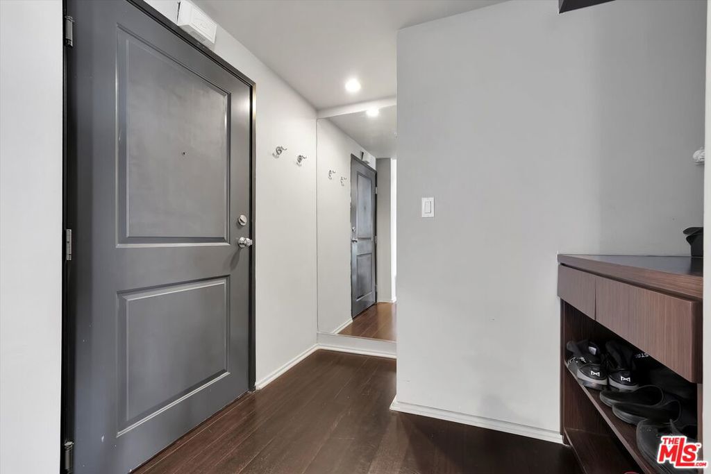 1155 N La Cienega Boulevard 702