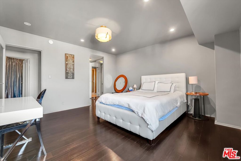 1155 N La Cienega Boulevard 702