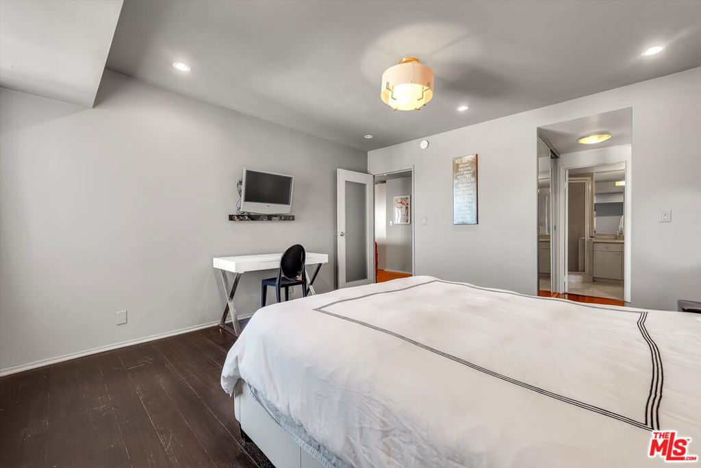 1155 N La Cienega Boulevard 702