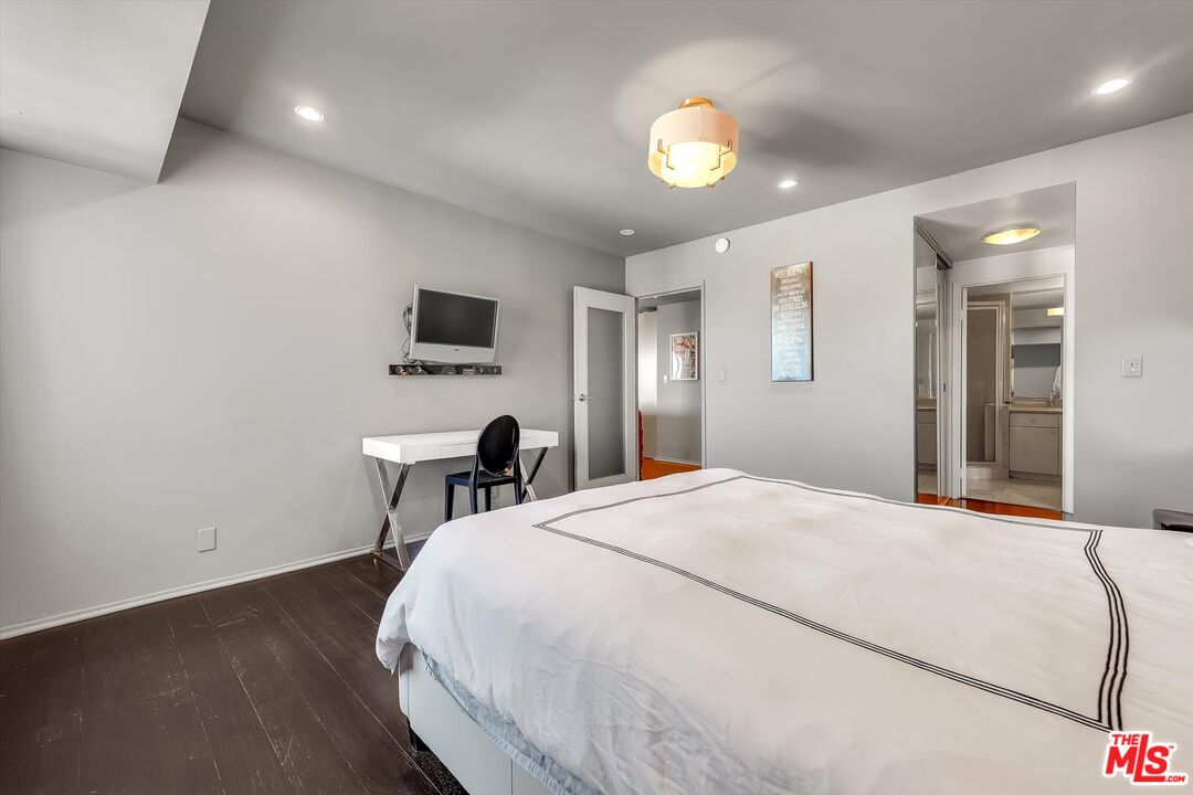 1155 N La Cienega Blvd Unit: 702