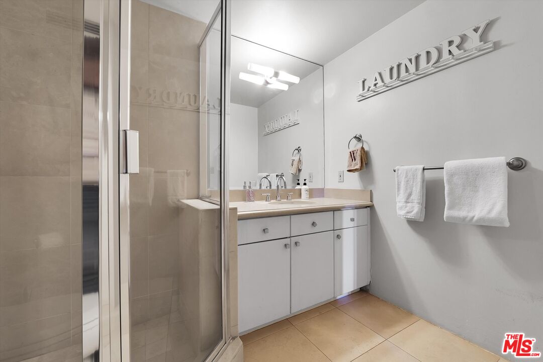 1155 N La Cienega Blvd Unit: 702