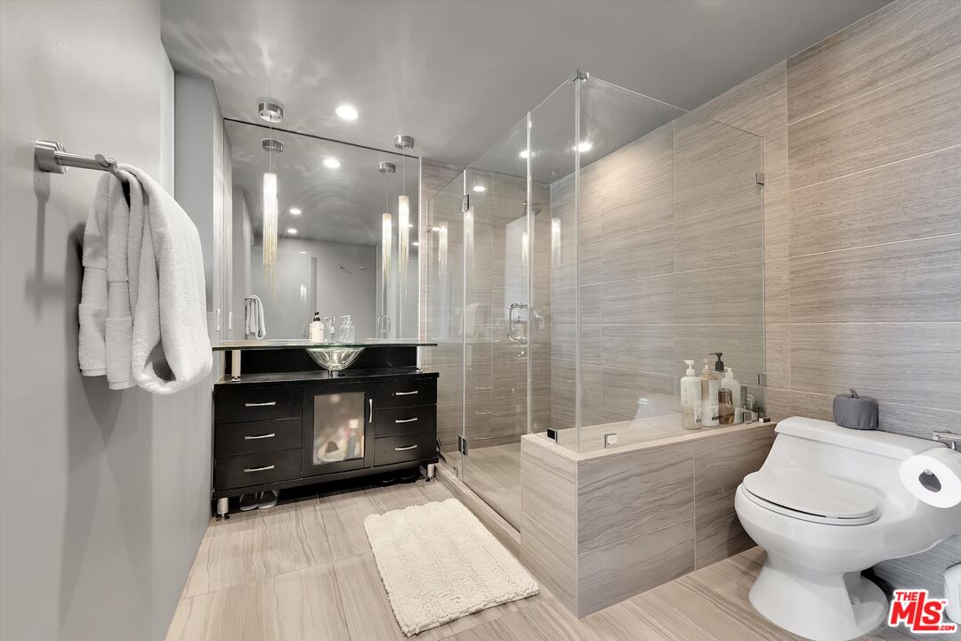 1155 N La Cienega Blvd Unit: 702