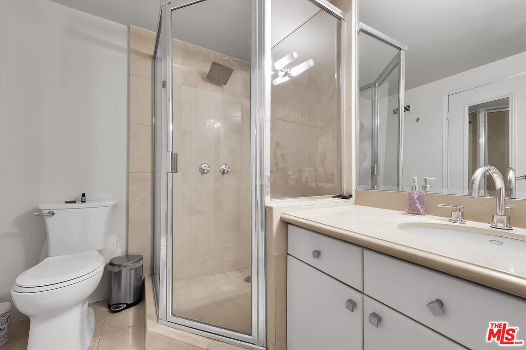 1155 N La Cienega Blvd Unit: 702