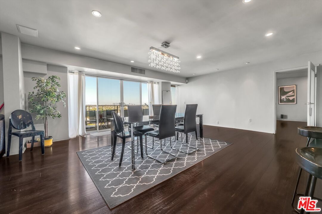 1155 N La Cienega Blvd Unit: 702