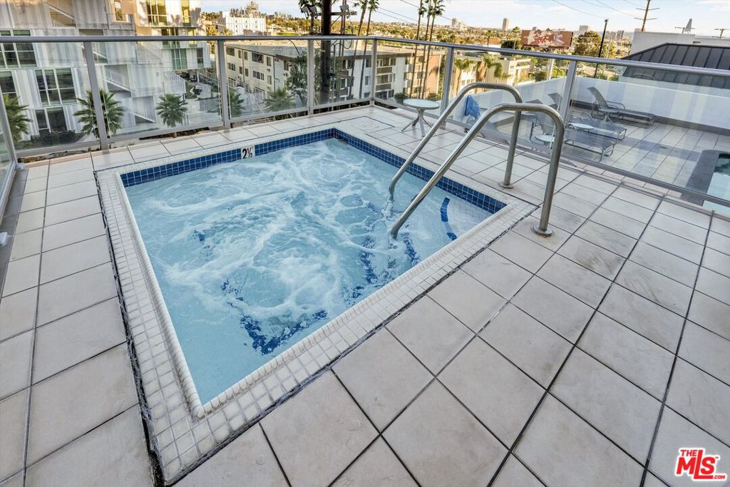 1155 N La Cienega Boulevard 702