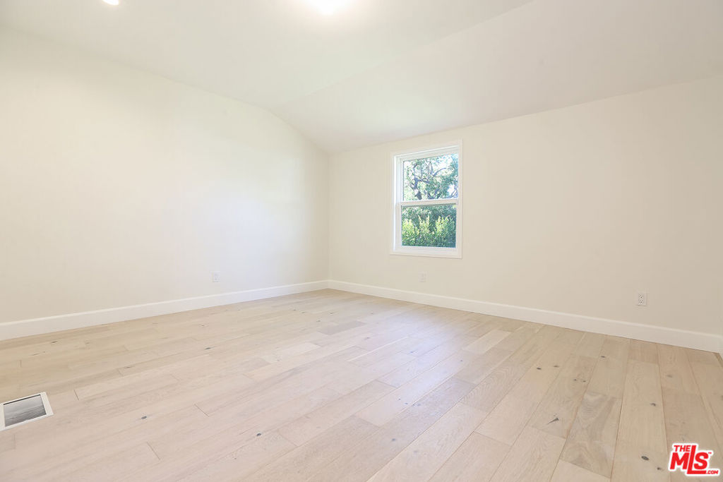 12524 WOODBINE Street