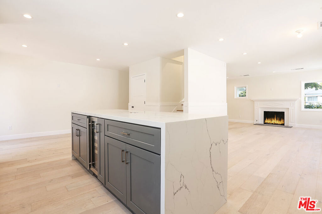 12524 WOODBINE Street