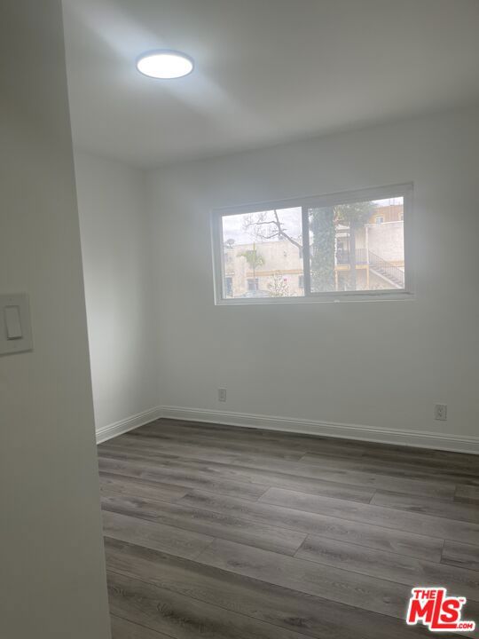 12111 S Figueroa Street