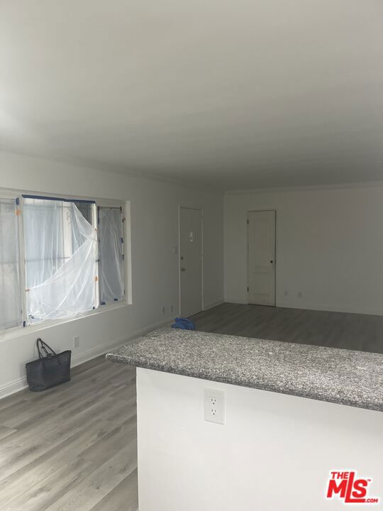 12111 S Figueroa Street