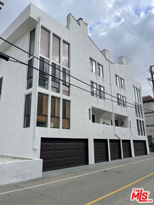 14 Mast Street