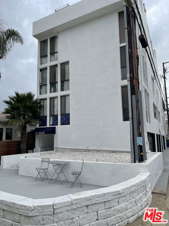 14 Mast Street