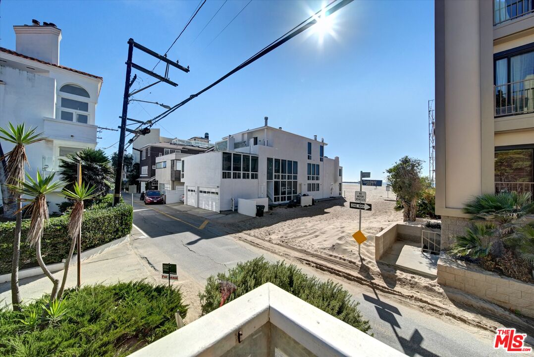 15 Spinnaker St Unit: 101