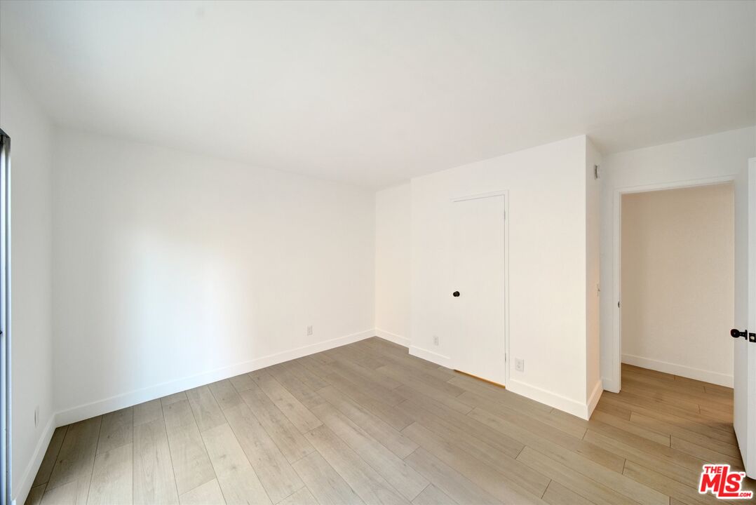 15 Spinnaker St Unit: 101