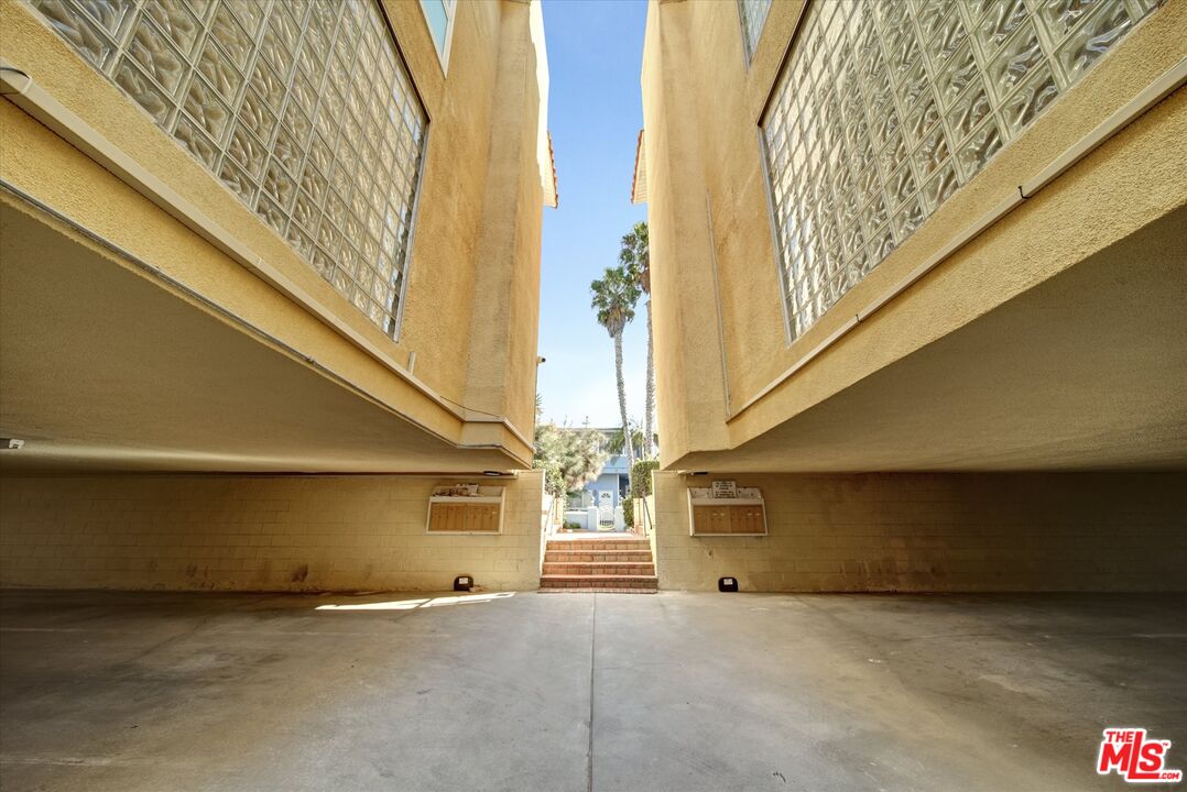 15 Spinnaker St Unit: 101