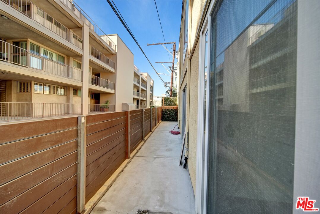 15 Spinnaker St Unit: 101