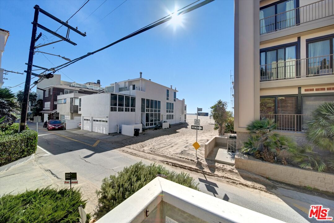 15 Spinnaker St Unit: 101