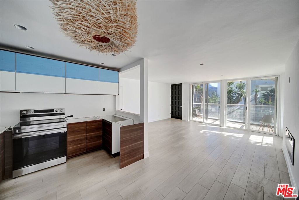 15 Spinnaker Street 101