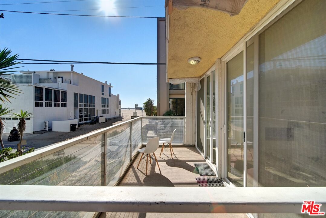 15 Spinnaker St Unit: 101