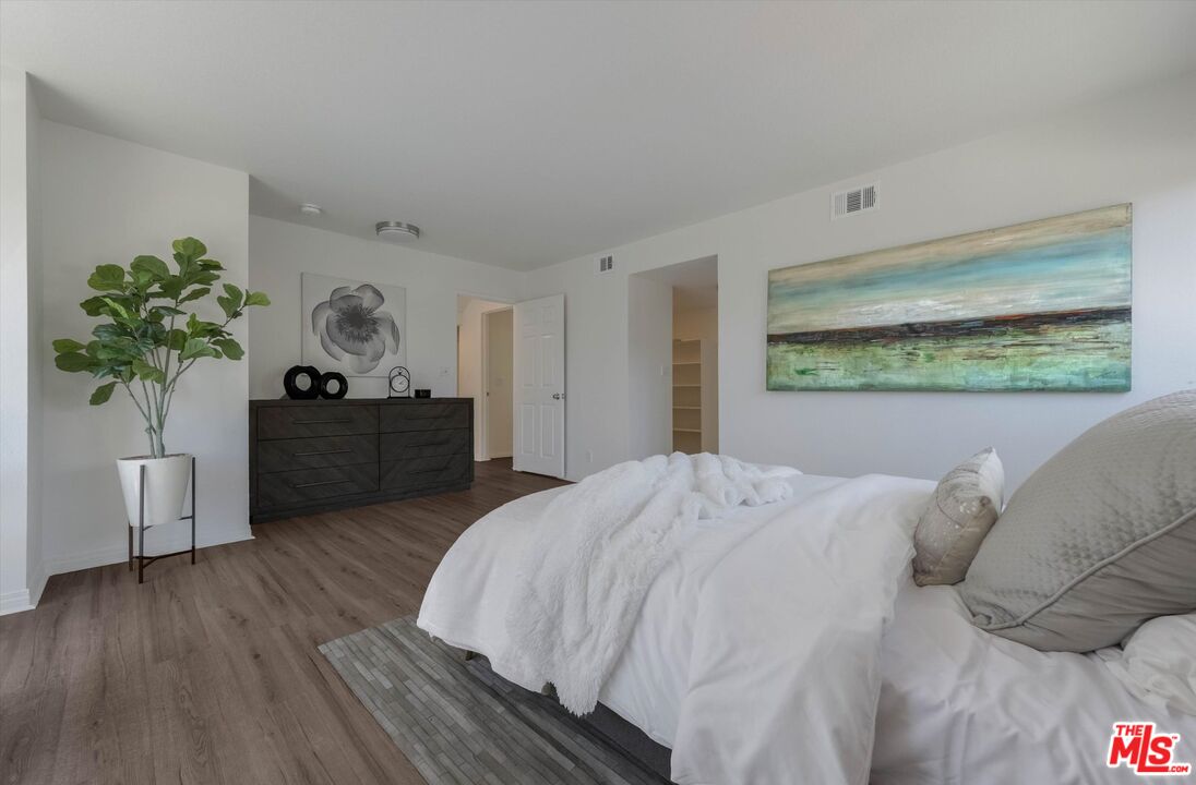 245 Hollister Ave Unit: 1