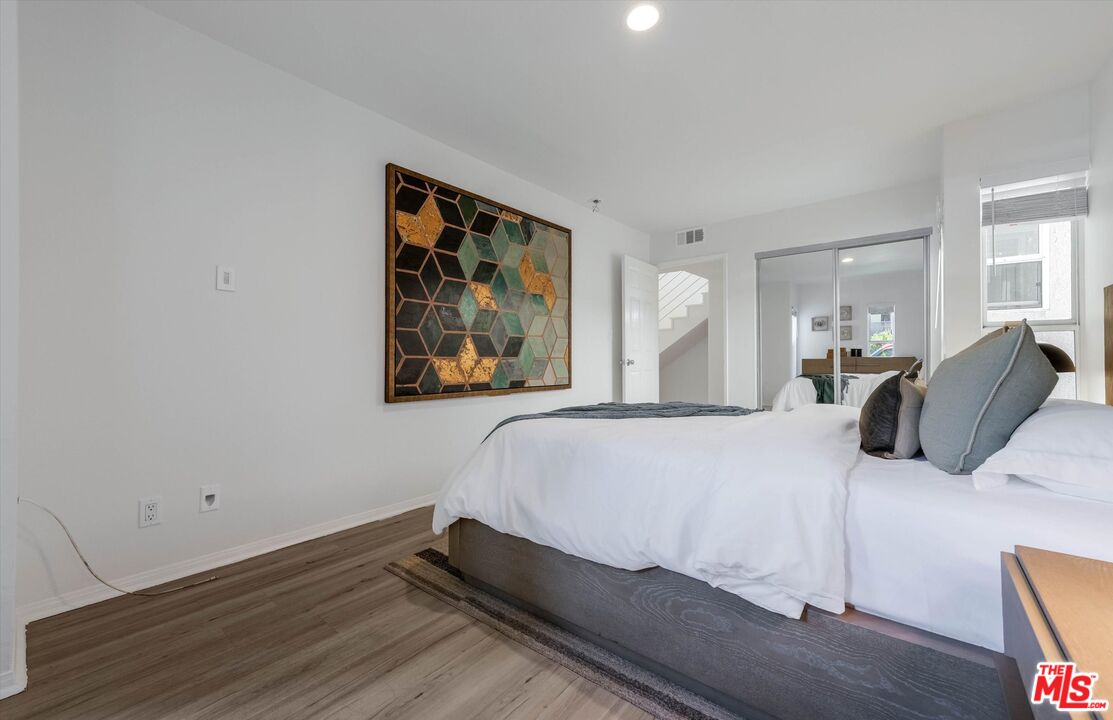 245 Hollister Ave Unit: 1