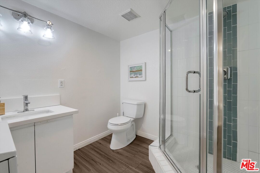245 Hollister Ave Unit: 1