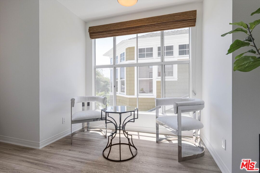 245 Hollister Ave Unit: 1
