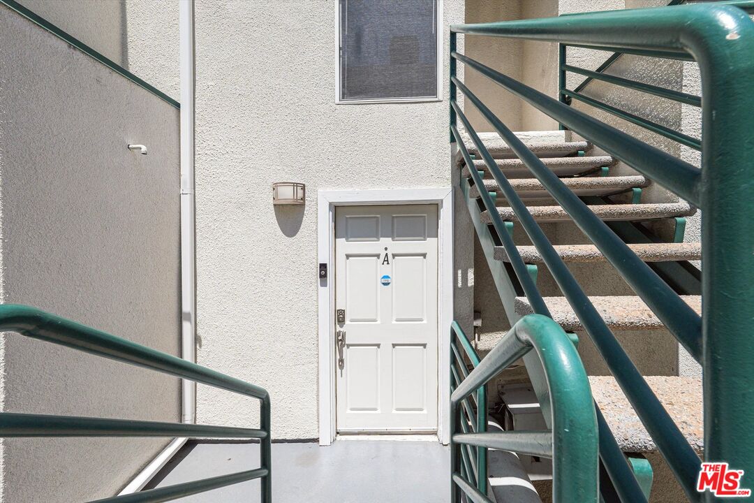 245 Hollister Ave Unit: 1
