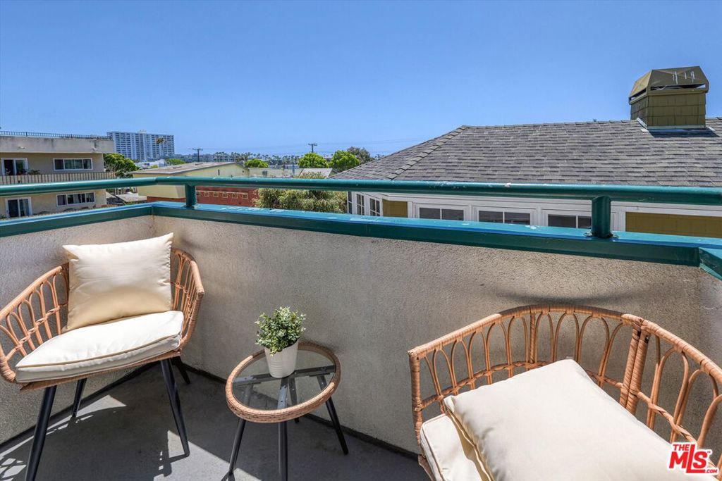 245 Hollister Avenue 1