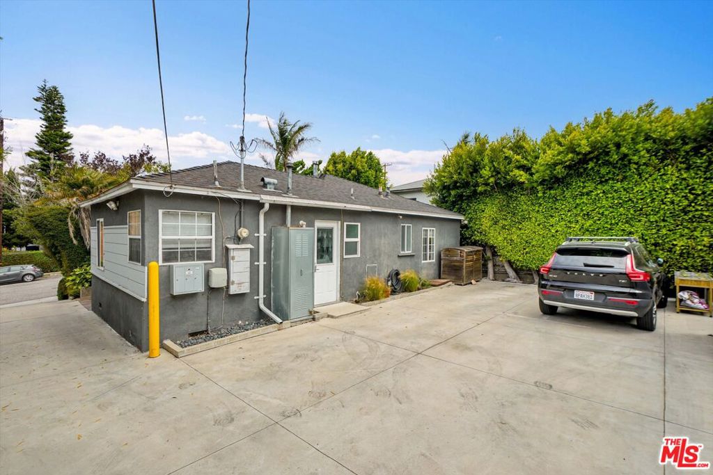 828 Hill Street