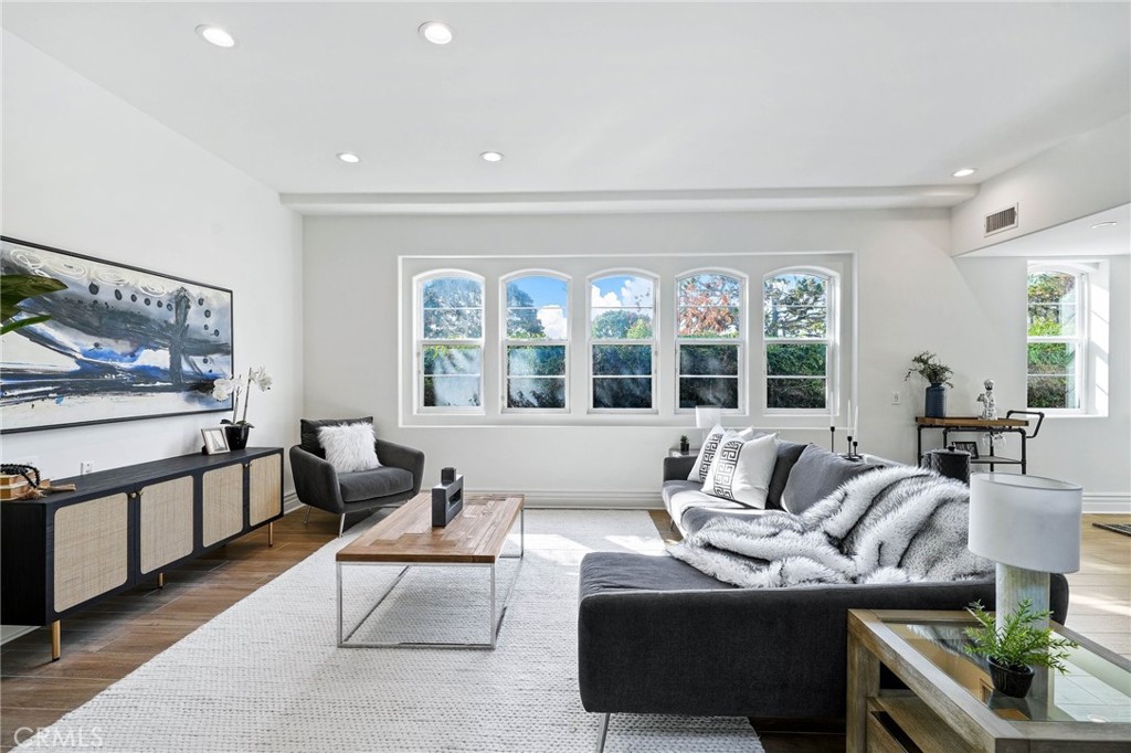 944 Harbor Crossing Lane