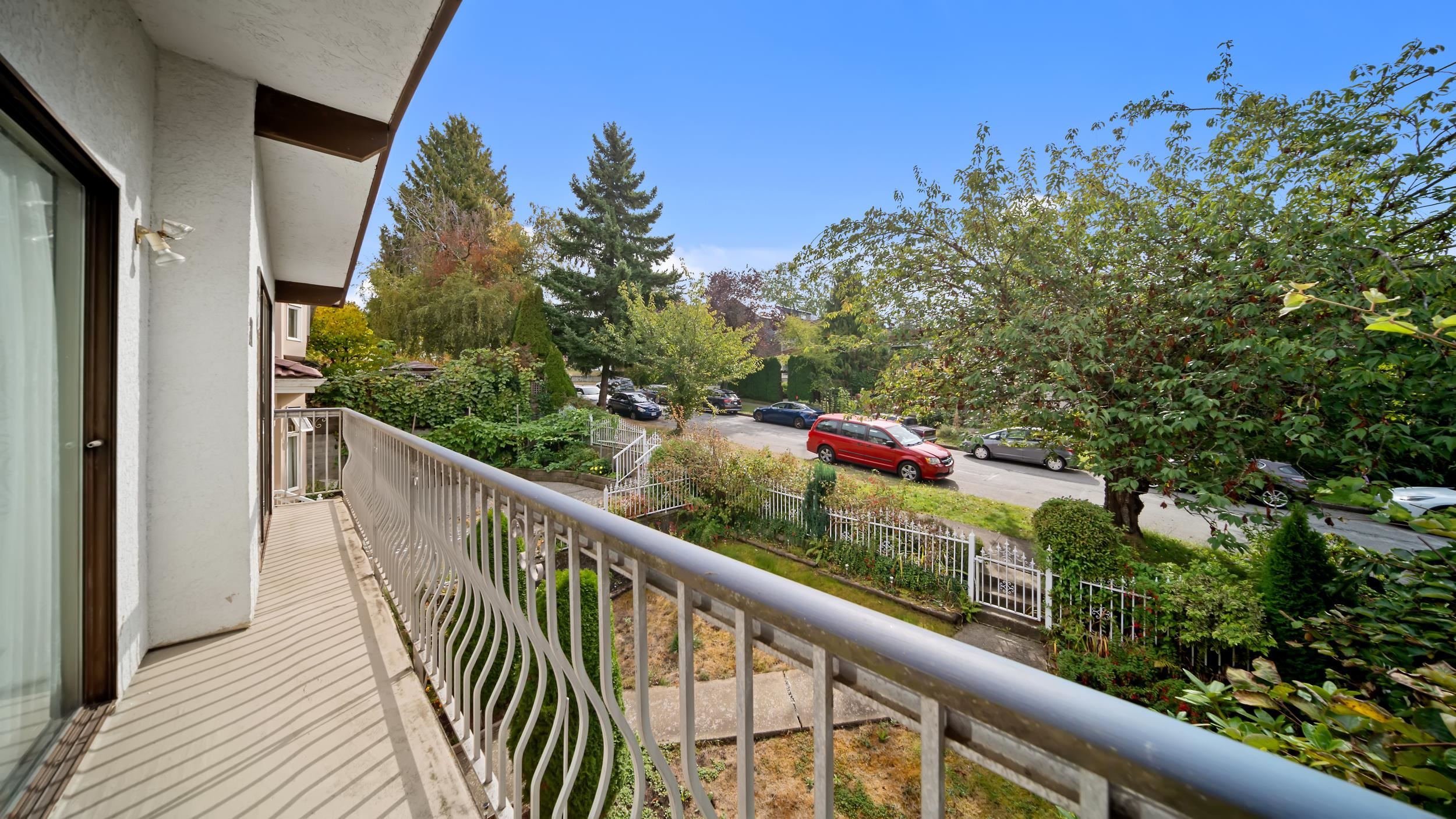 271 E 38TH AVENUE